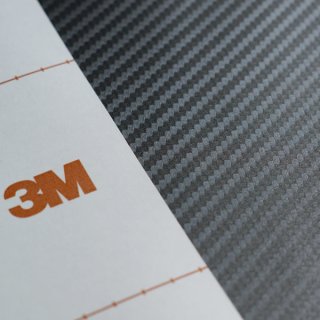 3M ルノン・ダイノックフィルム カーボン柄 銀色（シルバー） - カッティングシートの販売・通販